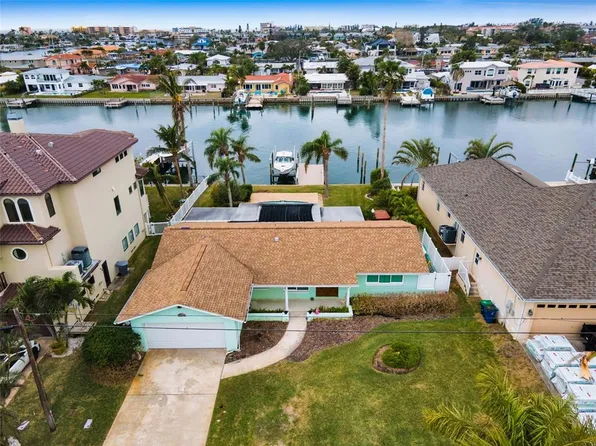 11800 7th St E, Treasure Island, FL 33706