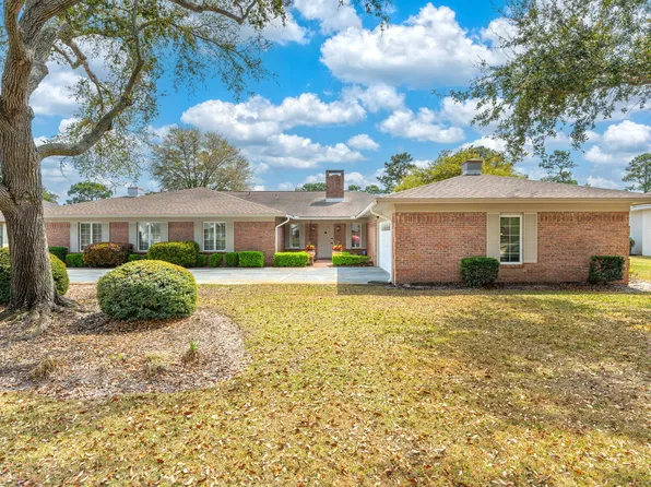 119 Country Club Dr W, Destin, FL 32541