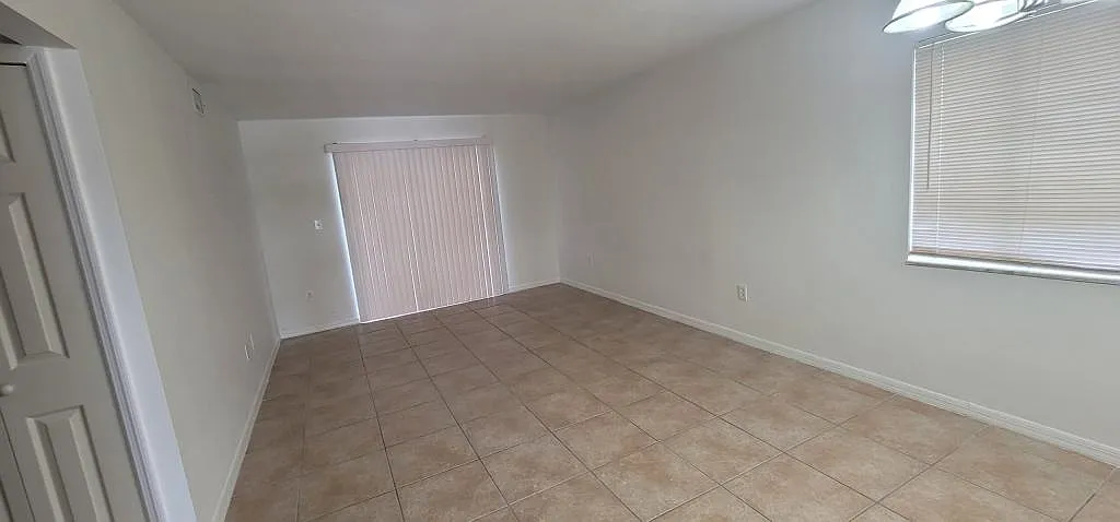 3492 Fox Hollow Dr — Photo 3