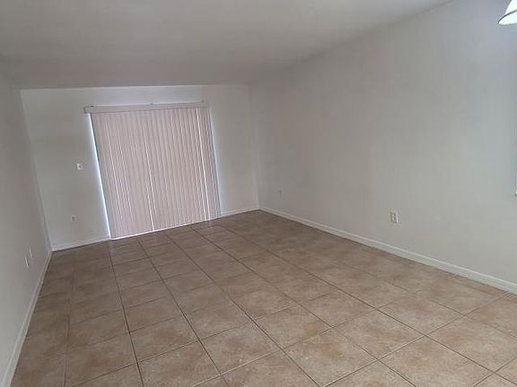 3rd image of 3492 Fox Hollow Dr