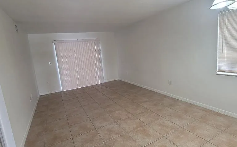 3492 Fox Hollow Dr — Photo 3