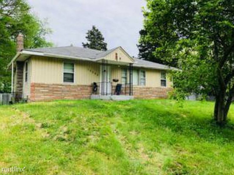 1st image of 10200 Royal Dr