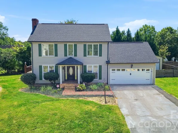 2351 Ellerbe Dr, Kannapolis, NC 28083