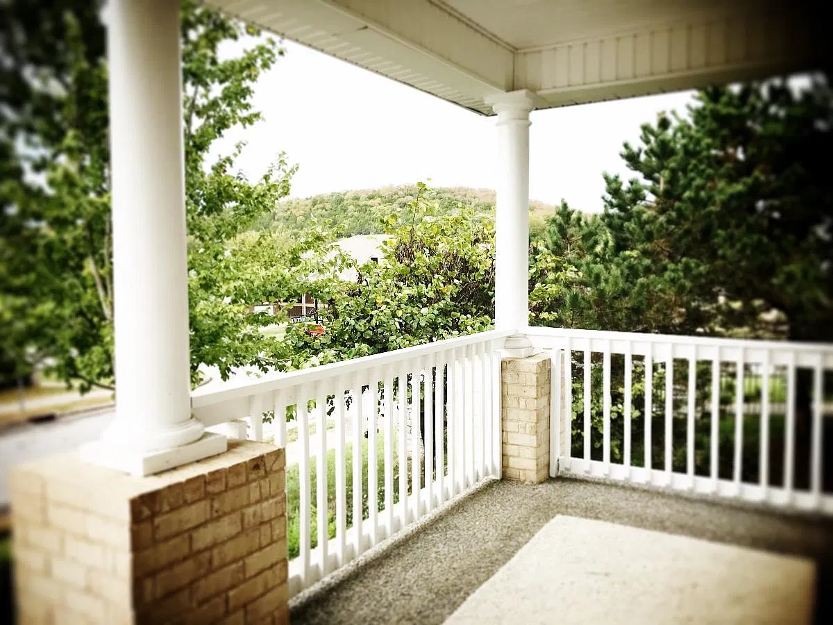 3 bed, 1900 sqft, $2,900 — Photo 3