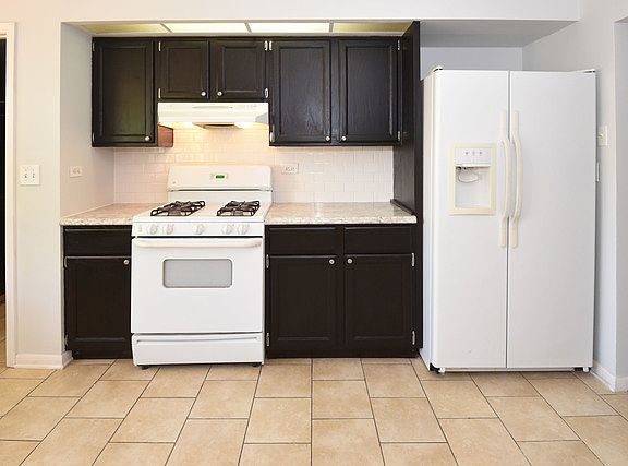 4th image of 64 W Schubert Ave
