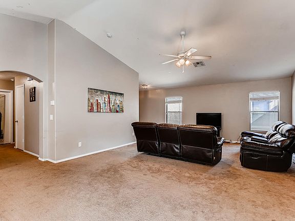 3rd image of 12809 W Soledad St