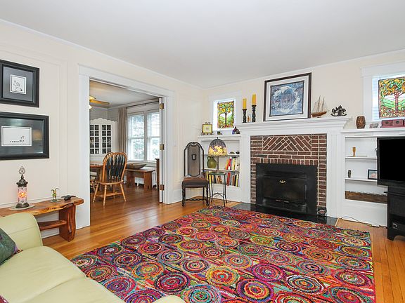 5th image of 62 Prospect St