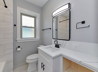 5439 N Campbell Ave #1, Chicago, IL 60625