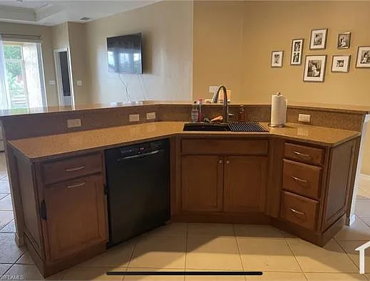 627 SW 47th Ter — Photo 21