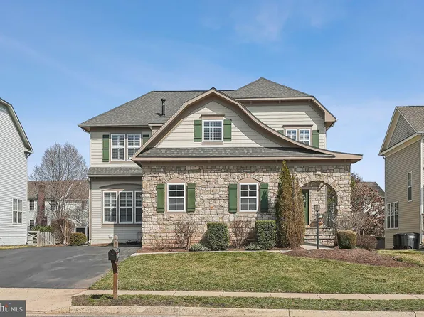 9061 Roaring Spring Loop, Bristow, VA 20136