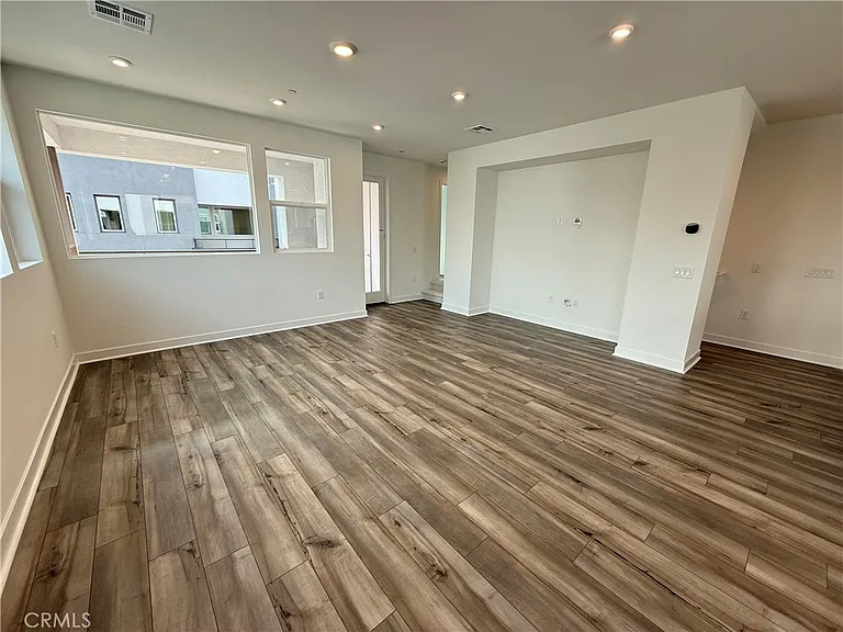 693 S Lyon St #693 — Photo 12