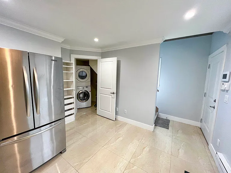 1400 E 61st Ave — Photo 3