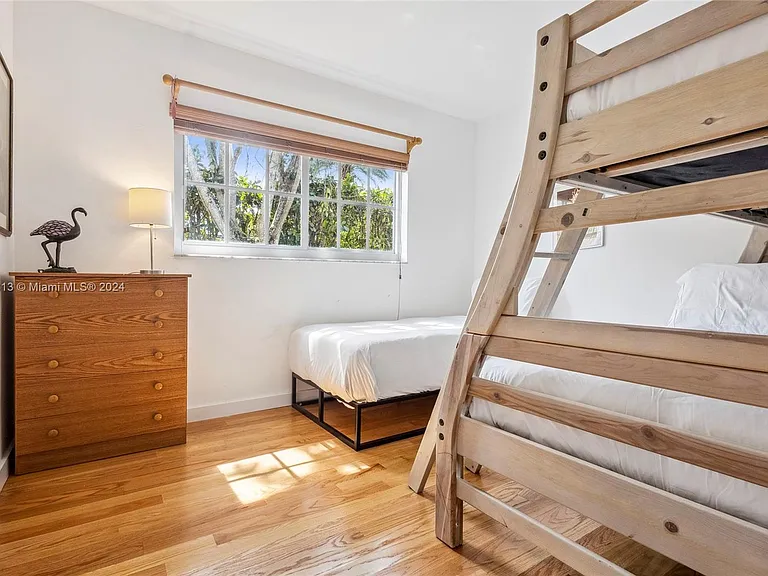 10130 SW 70th Ave — Photo 41