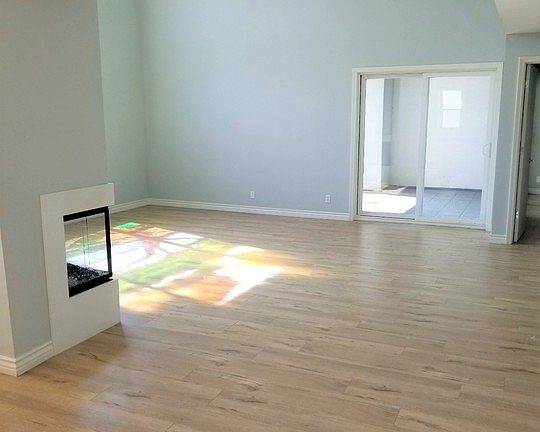 2nd image of 1031 N Crescent Heights Blvd #22P