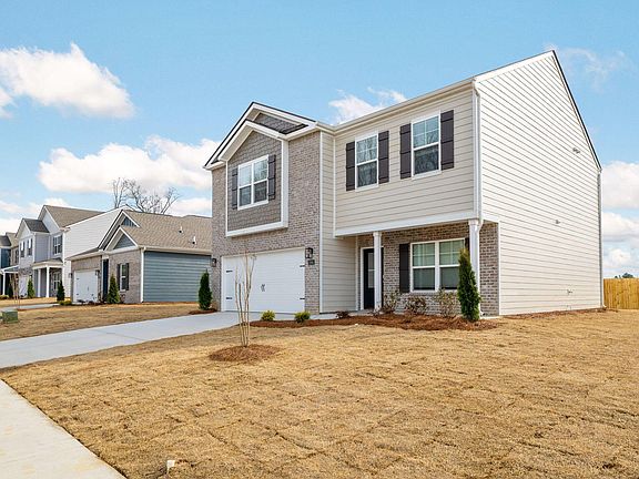 5th image of 2060 Fairview Hills Dr NE