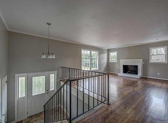 5th image of 3341 Deerwood Dr