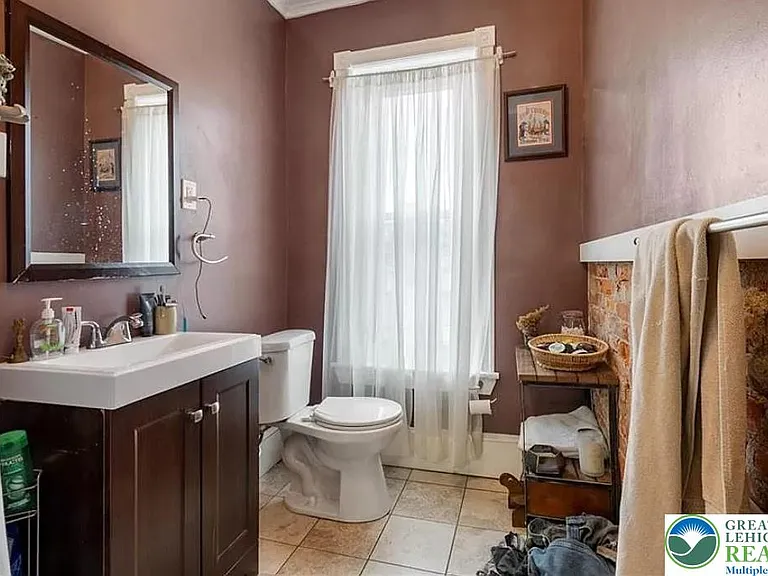 717 W Broad St #2 — Photo 10