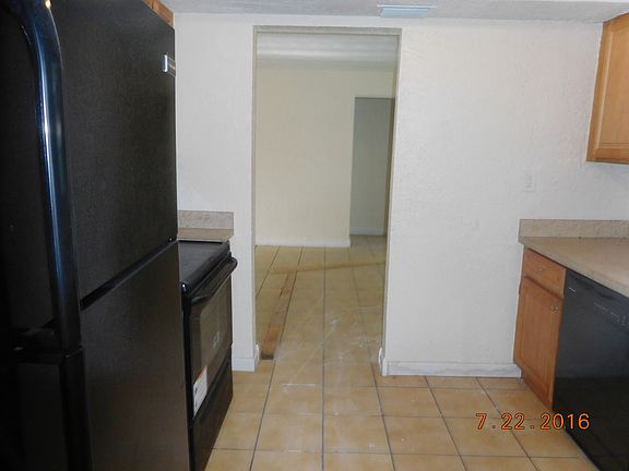 2nd image of 911 NW 38th Ave