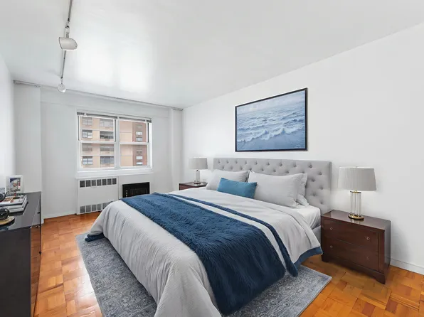 30 West 60th Street image 4 of 16