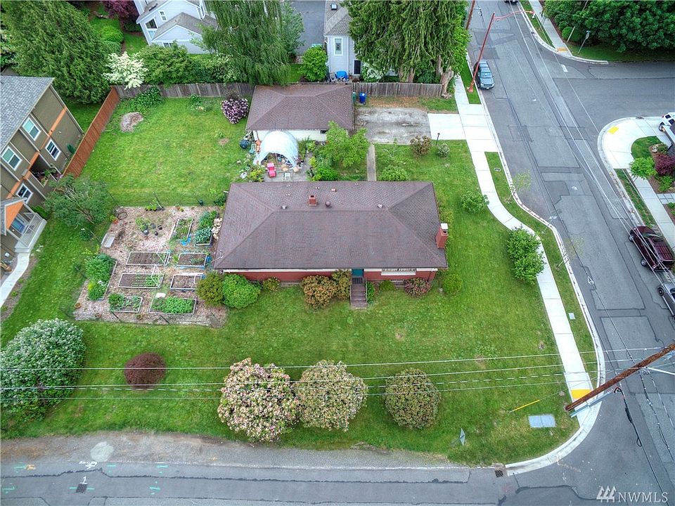 2nd image of 375 3rd Pl NW