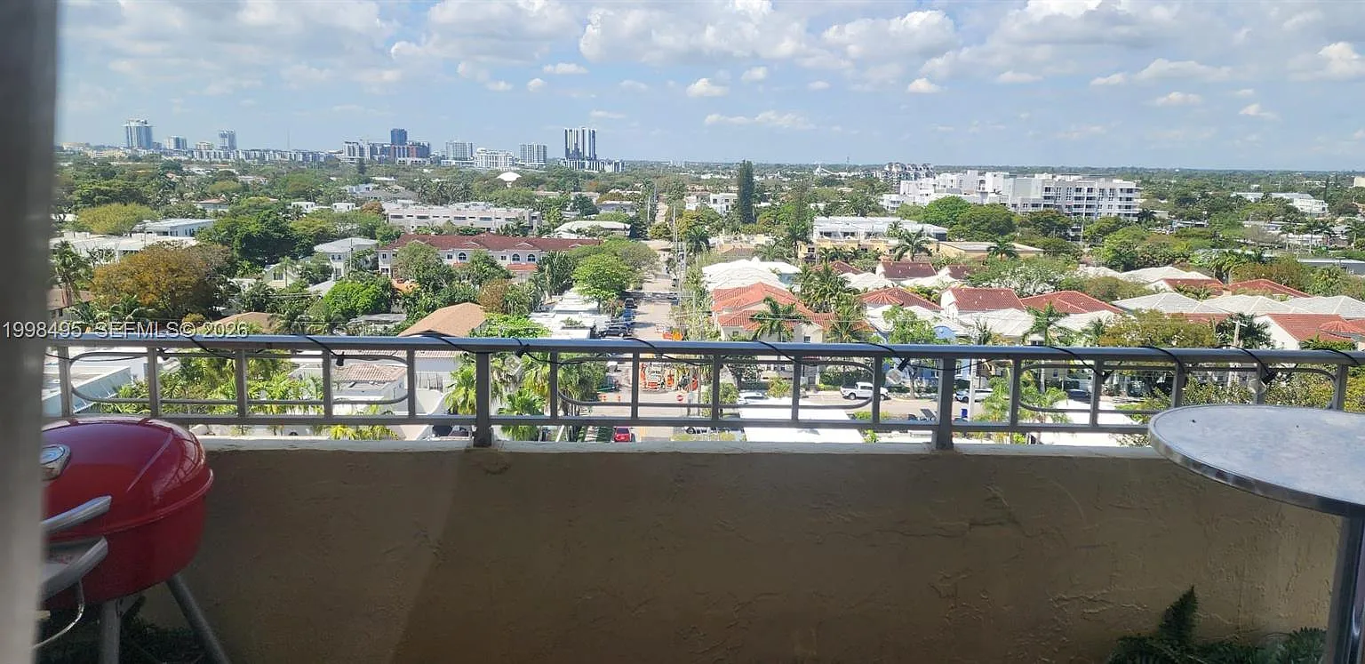 Victoria Park Tower Condo — Photo 3