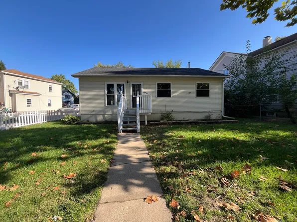 542 E Downer Pl, Aurora, IL 60505