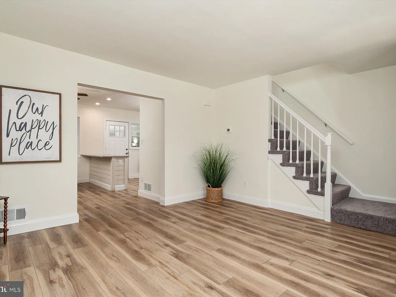 3 bed, 1870 sqft, $2,250 — Photo 4