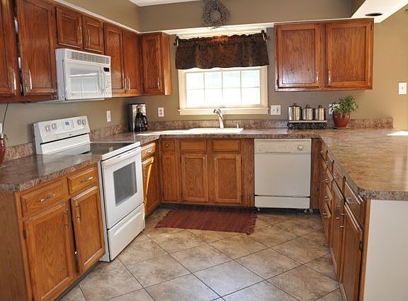 Plenty of Cabinets w/walk in PANTRY!