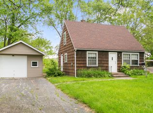 17725 Henry St, Lansing, IL 60438