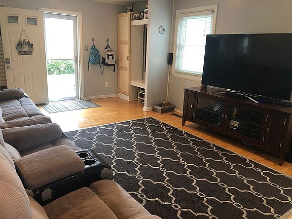 2nd image of 581 Garren Ave