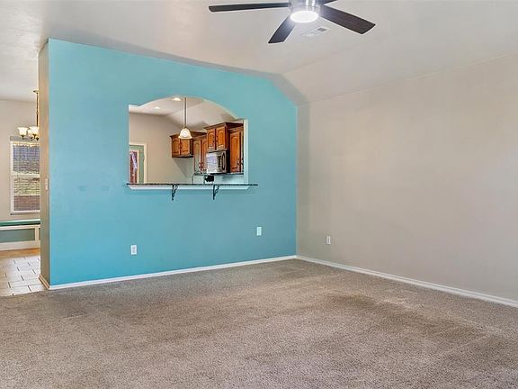 2nd image of 2114 Bradford Cir