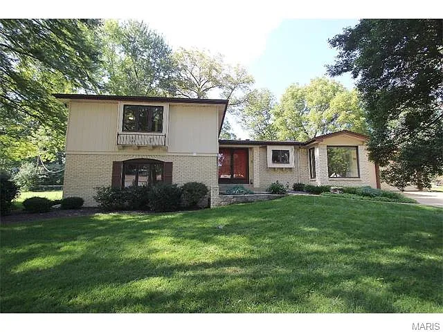 4527 Woodworth Ln photo 1