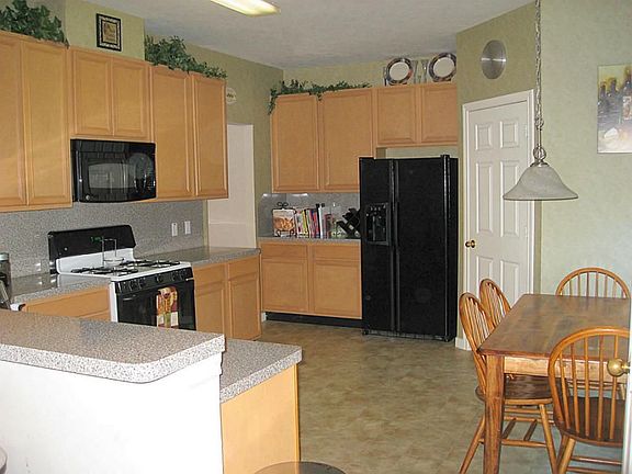 2nd image of 5922 Hatfield Glen Dr