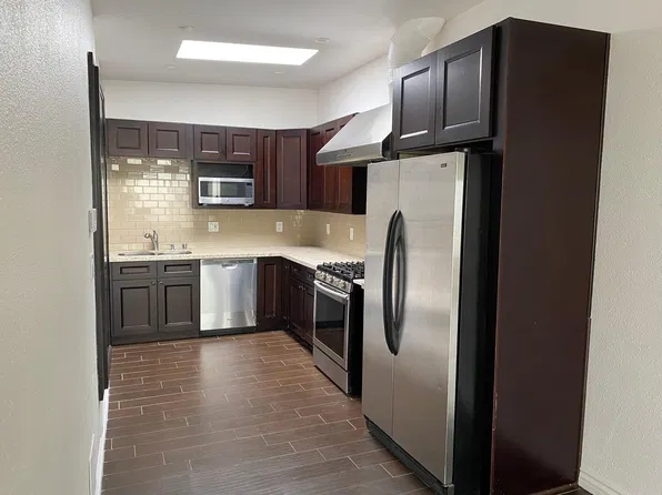 3035 Isle Way APT C, Oxnard, CA 93035