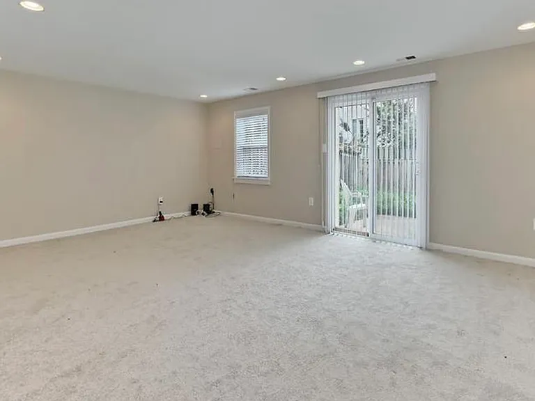 3032 White Birch Ct — Photo 1