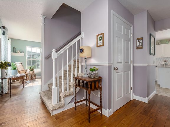 3rd image of 2681 Eagle Harbor Ave