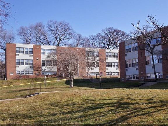 4th image of 944 E Johnson St APT 305A