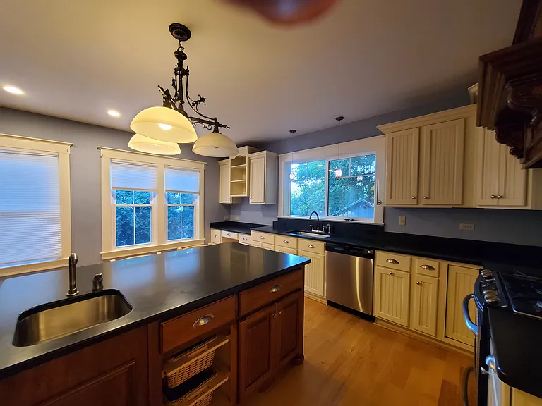 114 W Lexington Ave — Photo 21