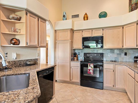 5th image of 8637 N Johnny Miller Dr