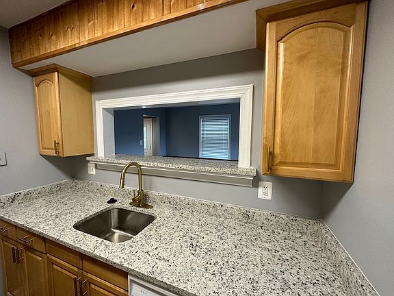 5th image of 9889 Hagel Cir