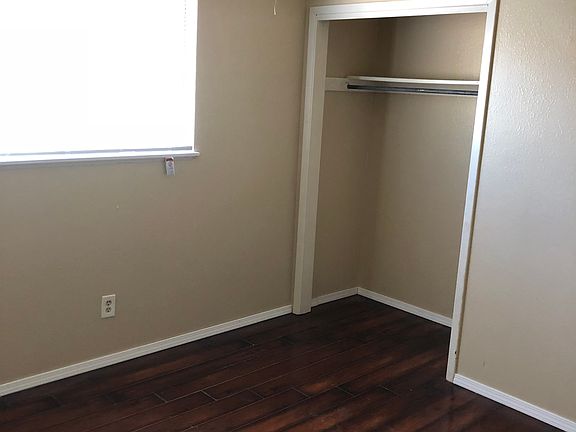 5th image of 612 Valencia Dr SE