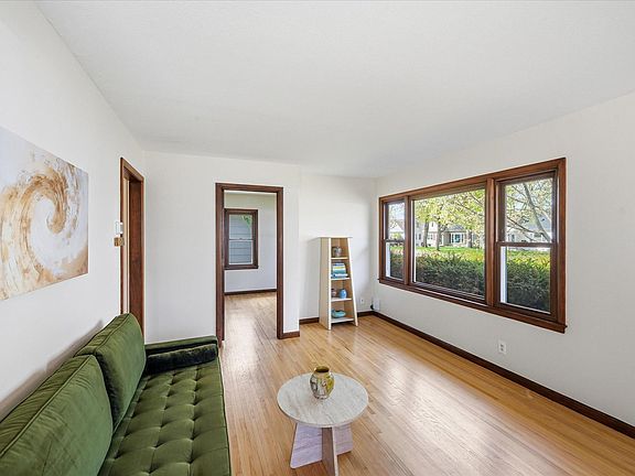 5th image of 3511 Yukon Ave S