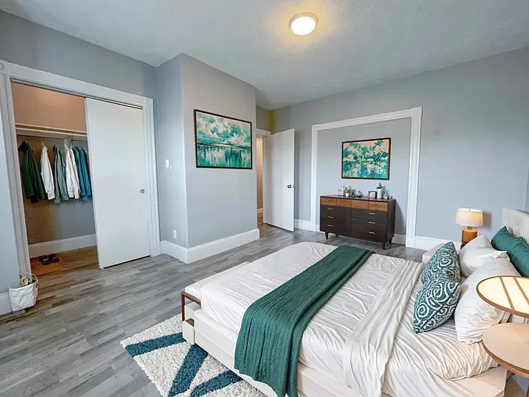 819 E 2nd St #1B — Photo 9