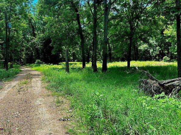 5792 Lake Mary Rd, Woodville, MS 39669