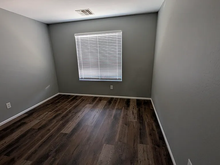 1377 E Pryor Rd — Photo 19