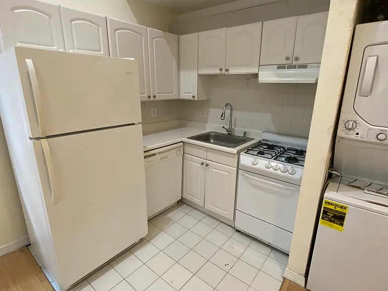 214 Market St #2R — Photo 15