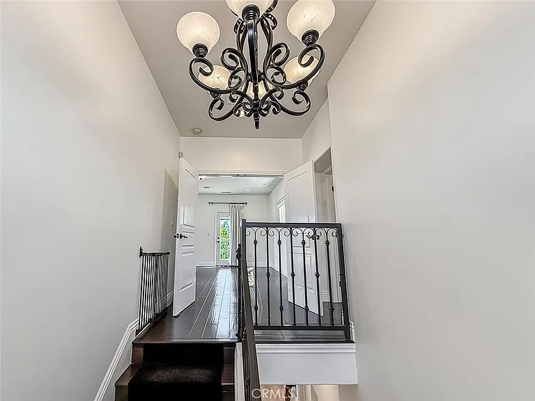 5960 Balcom Ave — Photo 30