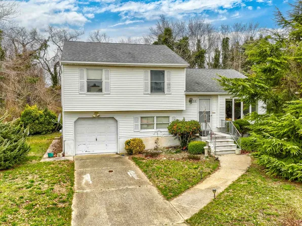 214 W Vineyard Ct, Cape May, NJ 08204