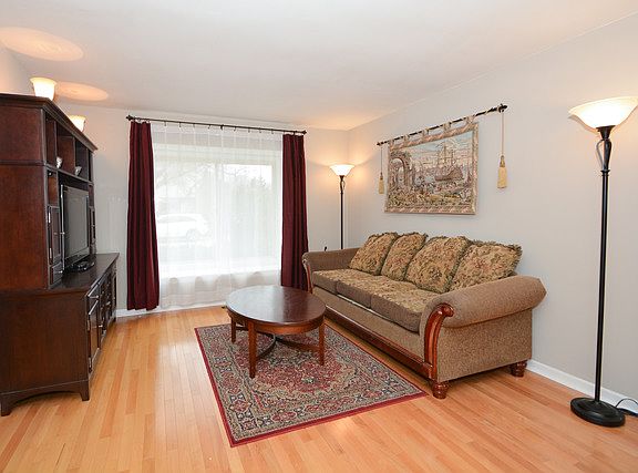3rd image of 2794 Greenfield Dr