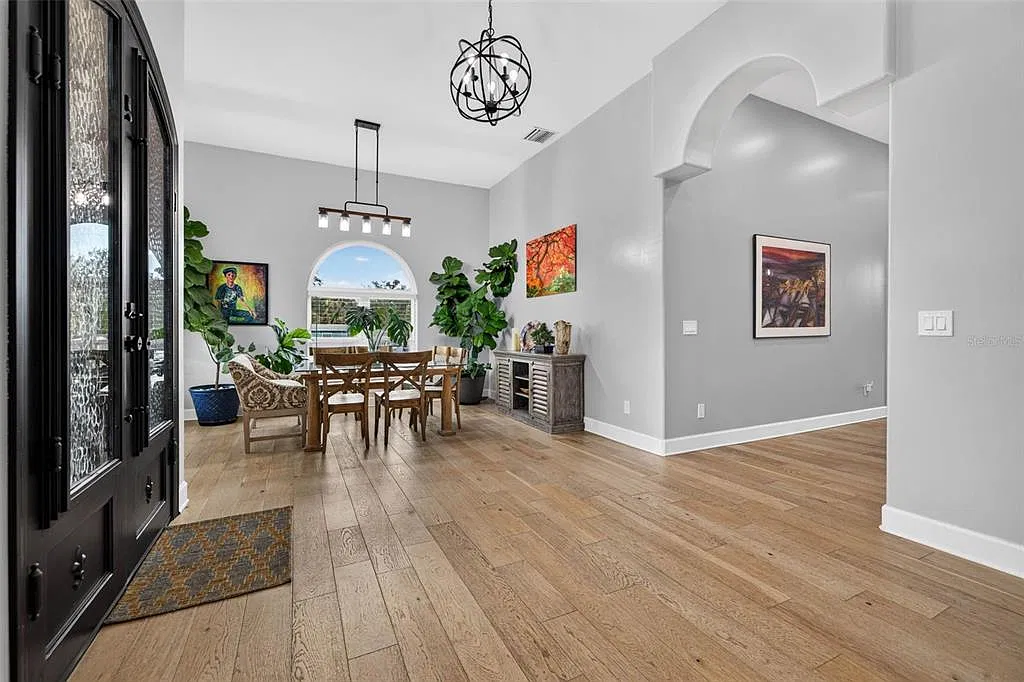 4 bed, 2.0 bath, 2244 sqft, $5,000 — Photo 2